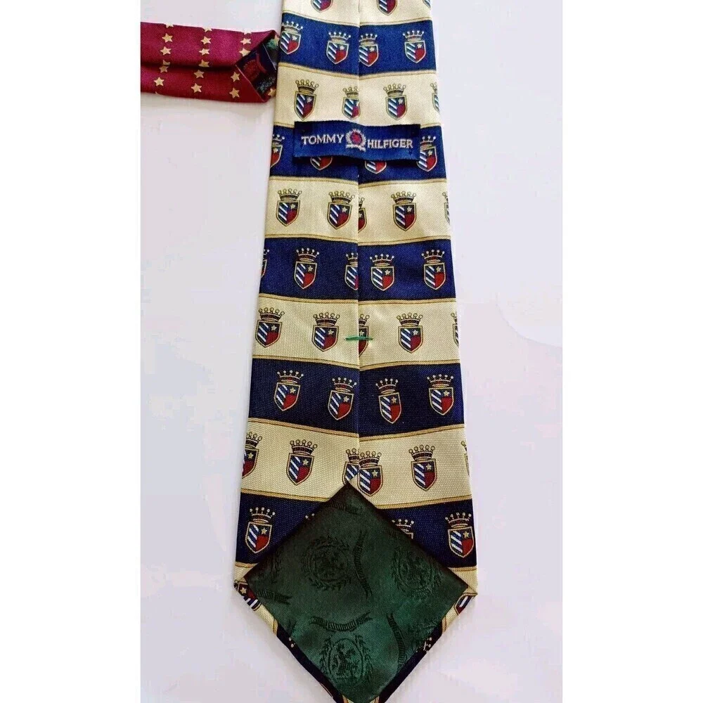 Tommy Hilfiger Neck Tie Crest 100% Italian Silk Yellow Red Navy Blue Tie Vtg 90s